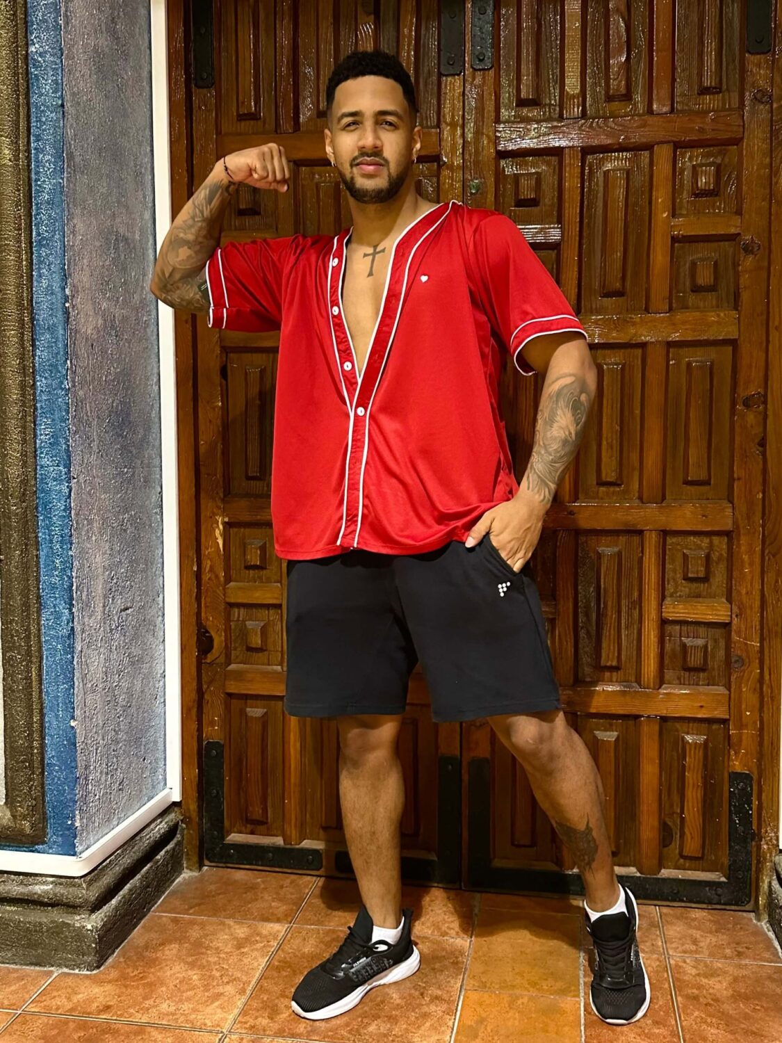 Jersey tipo baseball salsa lover para hombre color rojo vista de frente 4