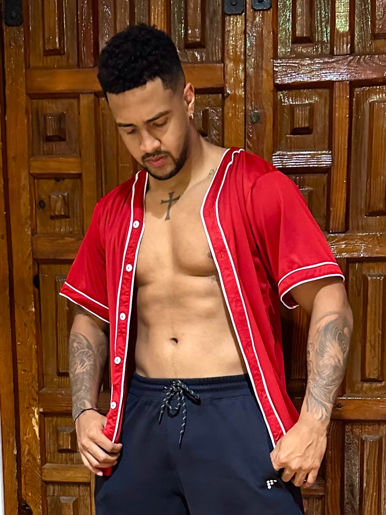 Jersey tipo baseball salsa lover para hombre color rojo vista de frente 6