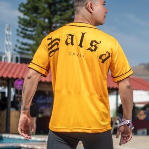 casaca jersey salsa lover amarillo para hombre vista de espalda 2