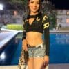 crop top negro dama con cierre con letras doradas dancer spirit frente 3
