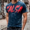 salsa brava playera unisex azul mineral de frente hombre 2