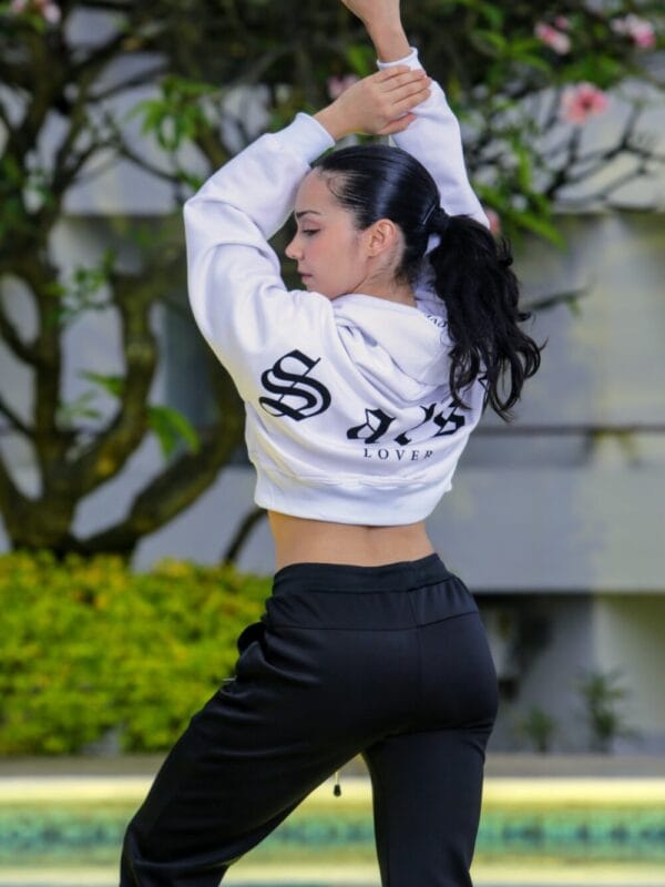 sudadera crop top blanca oversize salsa lover