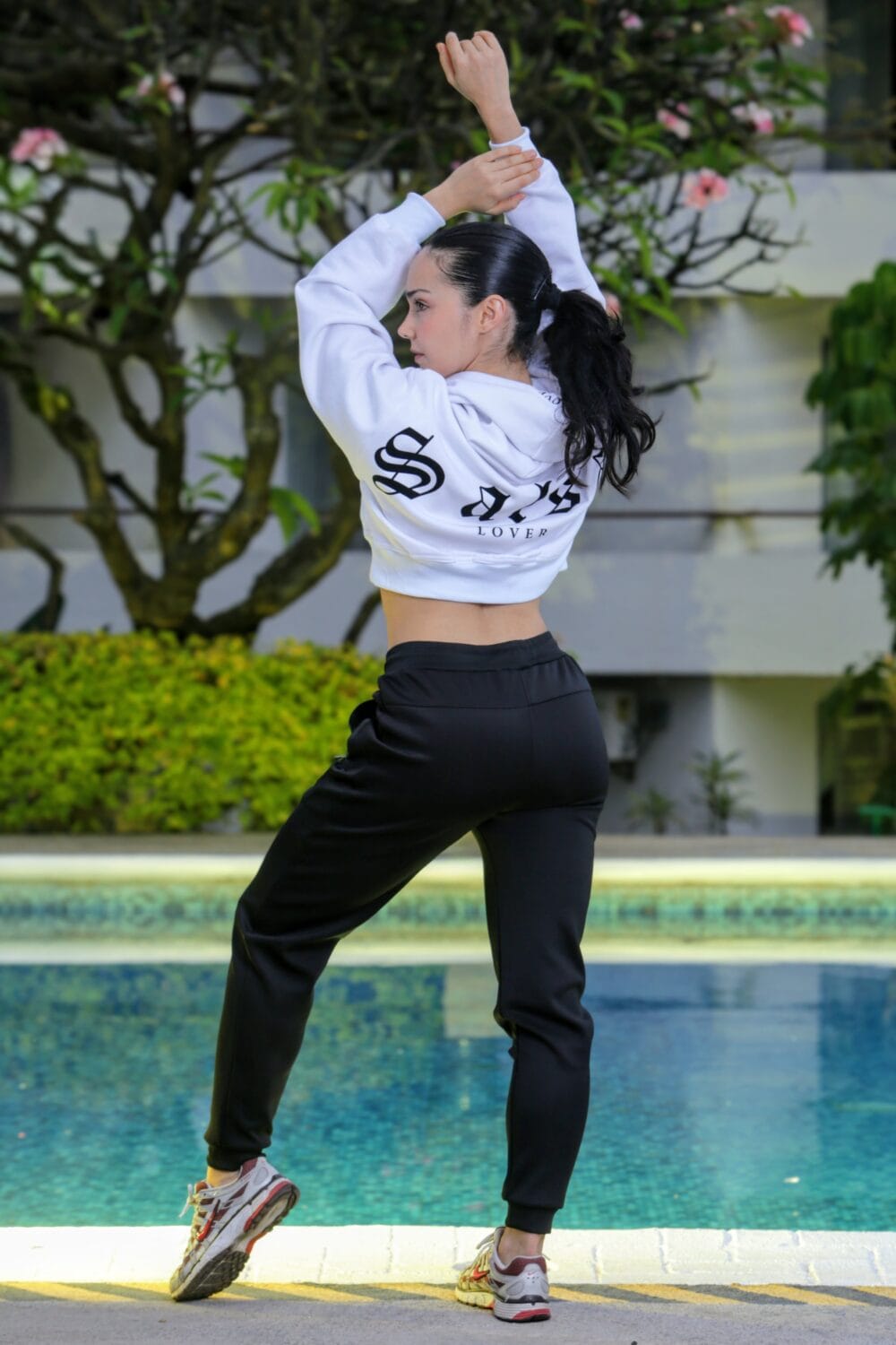 sudadera blanca salsa lover crop top